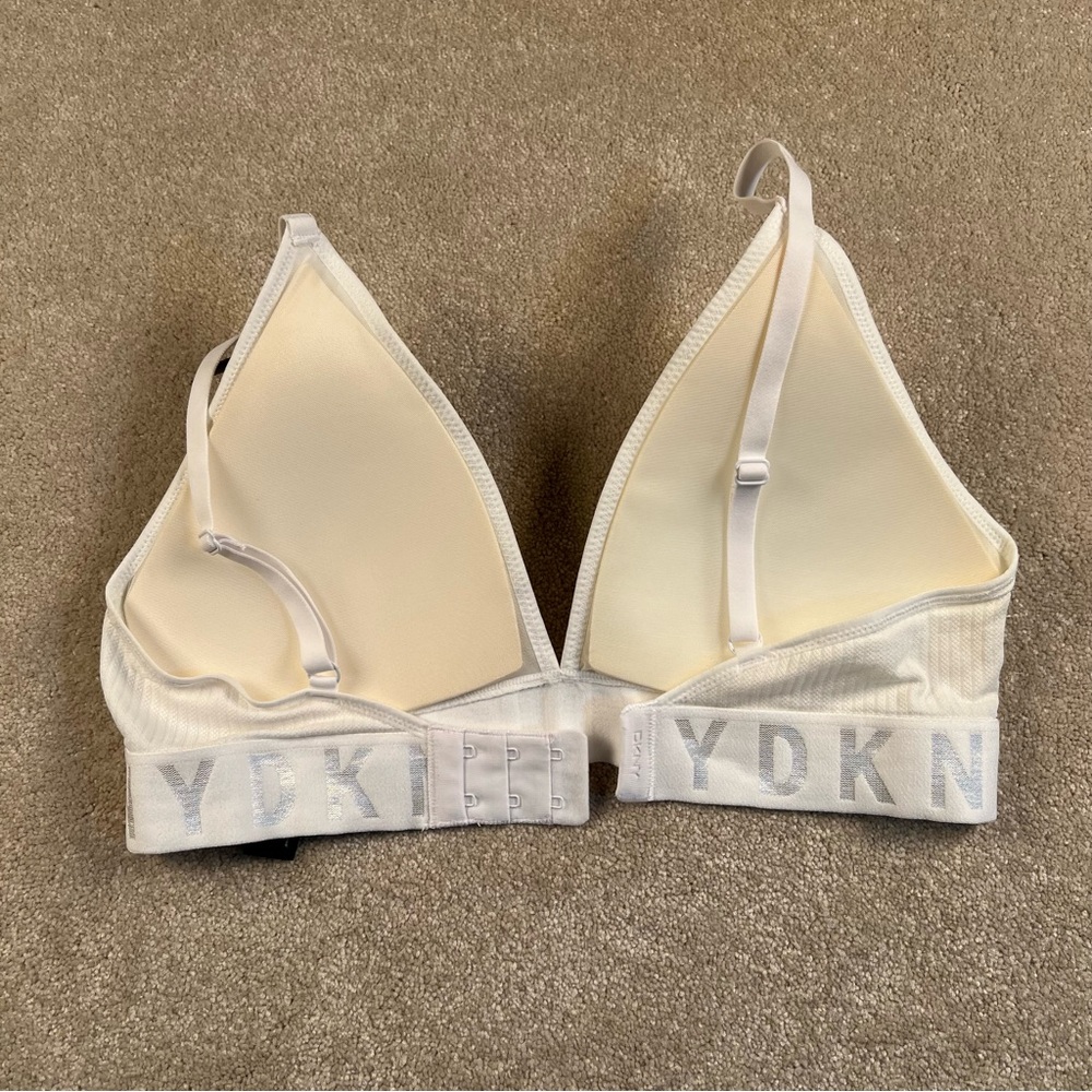 DKNY Seamless Litewear Rib Bralette White Gray Logo NWT Adjustable Bra Medium - Picture 2 of 7